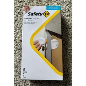 Safety 1st Adhesive Magnetic Lock System, 6 Locks And 2 Keys
